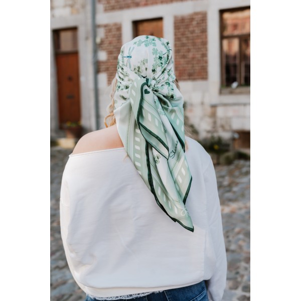 Shanna Foulard Carré Love Porte Bonheur.