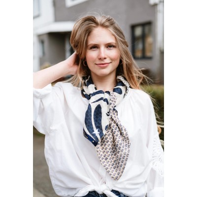 Shanna Foulard Minisha Kiruna.