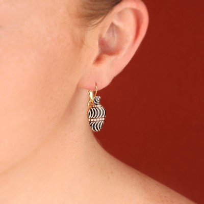 TARATATA bijoux Boucles d’oreilles Dormeuses Antique. TARATATA bijoux Boucles d’oreilles Dormeuses Antique.