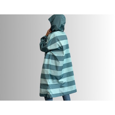 POULE PARTY - Ponchos adulte - Green stripes