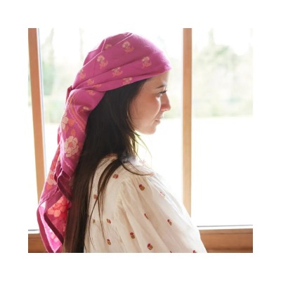 Foulard Nur Camélia, Marque BONHEUR DU JOUR | Bijoux Totem.