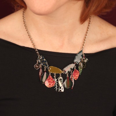 TARATATA bijoux Collier Plastron Pirogue.