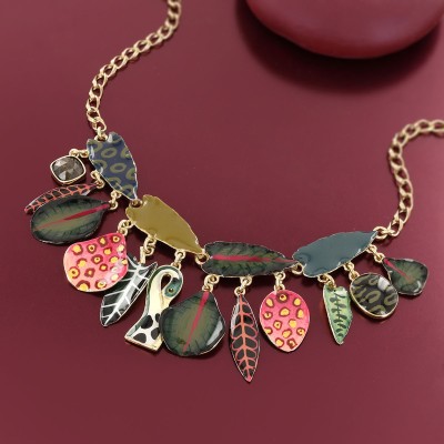 TARATATA bijoux Collier Plastron Pirogue.