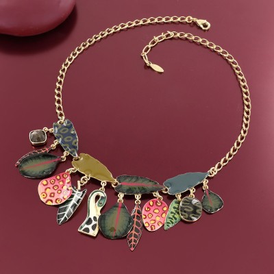 TARATATA bijoux Collier Plastron Pirogue.