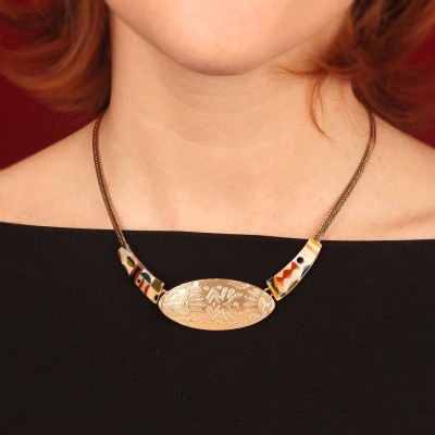 TARATATA bijoux Collier Petit Plastron Totem.