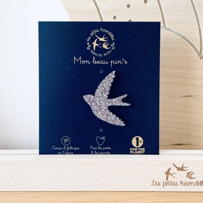 LES PETITES HIRONDELLES - Pin's Hirondelle - Multicolore