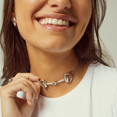 CXC Collier Laurel. CXC Collier Laurel.