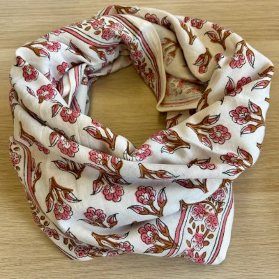 SO FAMILY Foulard Lise Brown. SO FAMILY Foulard Lise Brown.