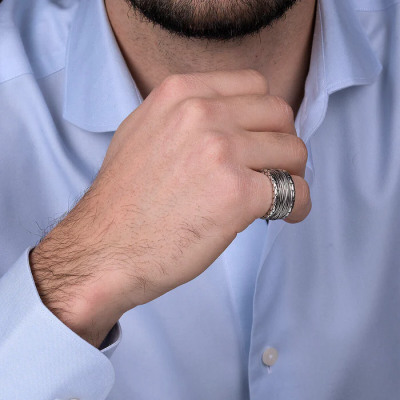ALBERT M Bague.
