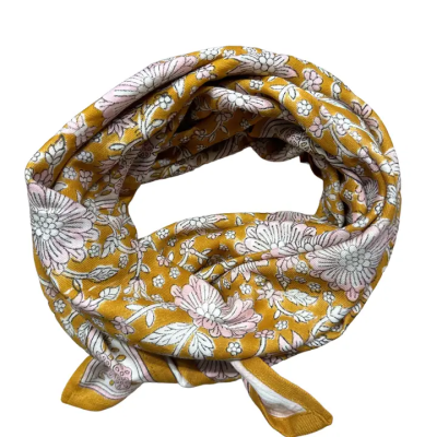 SO FAMILY Foulard Dheli Safran. SO FAMILY Foulard Dheli Safran.
