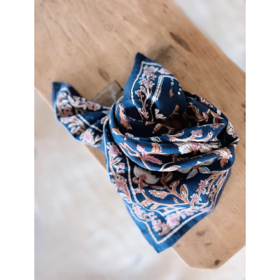 SO FAMILY Foulard Delhi Minuit Small. SO FAMILY Foulard Delhi Minuit Small.