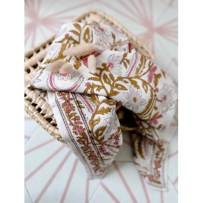 SO FAMILY Foulard Delhi Cerisier. SO FAMILY Foulard Delhi Cerisier.