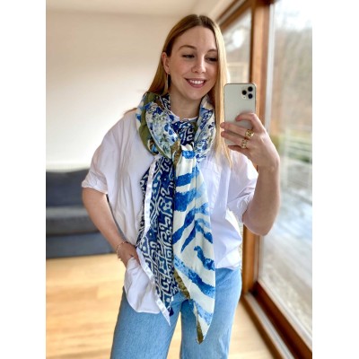 Shanna Foulard Louna. Shanna Foulard Louna.