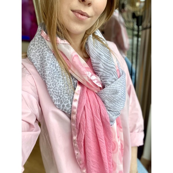 Shanna Foulard Lyne.
