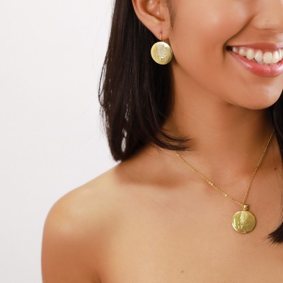 ORI TAO Boucles d’oreilles Dormeuses Rondes Manta. ORI TAO Boucles d’oreilles Dormeuses Rondes Manta.