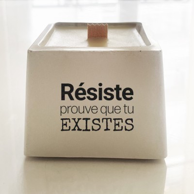 TOUT EST DIT Bougie Résiste.