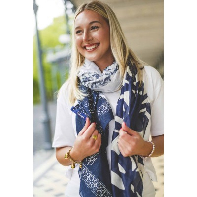 Shanna Foulard Tamara. Shanna Foulard Tamara.