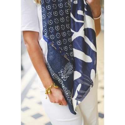 Shanna Foulard Tamara. Shanna Foulard Tamara.