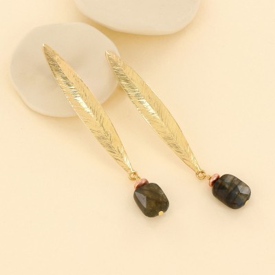 TARATATA bijoux Boucles d'oreilles Puces Olive. TARATATA bijoux Boucles d'oreilles Puces Olive.