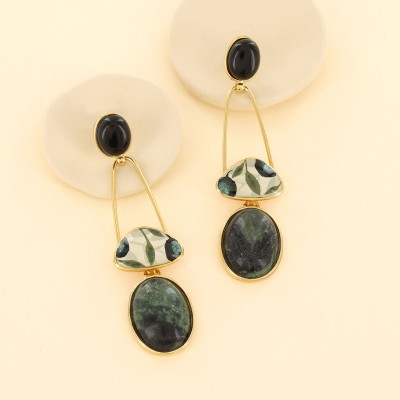 TARATATA bijoux Boucles d'oreilles Puces Olive. TARATATA bijoux Boucles d'oreilles Puces Olive.
