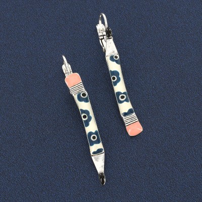 TARATATA bijoux Boucles Dormeuses Gomme. TARATATA bijoux Boucles Dormeuses Gomme.