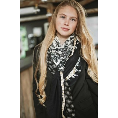 Shanna Foulard Carré Valentine. Shanna Foulard Carré Valentine.