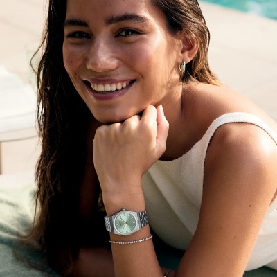 Cluse Montre Femme Rétro 70’S. Cluse Montre Femme Rétro 70’S.