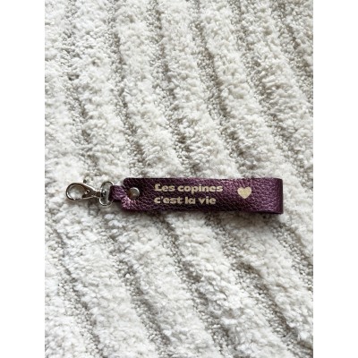 LA CARTABLIERE Porte-Clés Message Les Copines c’est la vie en Cuir Métallisé Améthyste.