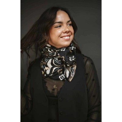 Shanna Foulard Minisha Montréal.