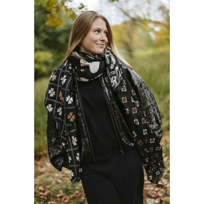 Shanna Foulard Thais.