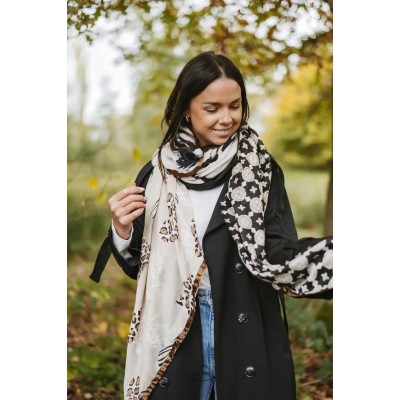 Shanna Foulard Tori.