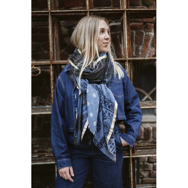 Shanna Foulard Carré Jeanne.