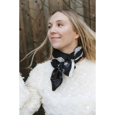 Shanna Foulard Minisha Delhi.