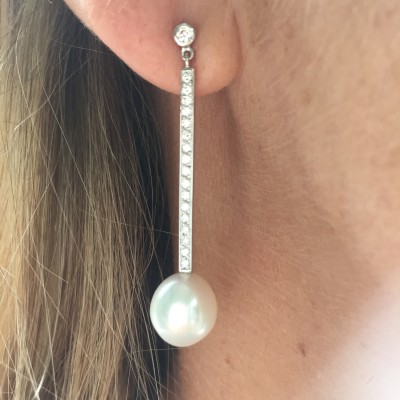 Boucles d oreilles perles et diamants . Boucles d oreilles perles et diamants .