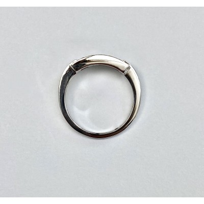 BAGUE RECTANGULAIRE EN OR GRIS SERTIE DE DIAMANTS BAGUE RECTANGULAIRE EN OR GRIS SERTIE DE DIAMANTS